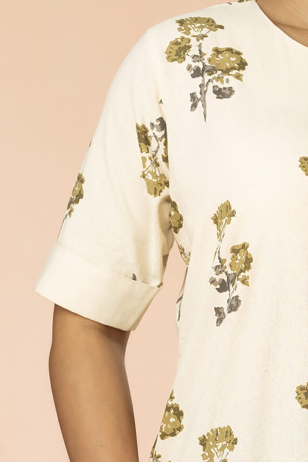 Off-White Women Cotton Flex Print Long Kurta